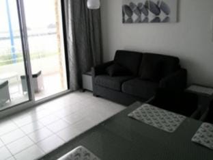 Rooms for 4 People Apartment in Étel
