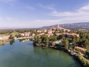 Villa in Provence with Private Pool  Jacuzzi Apartment in Mallemort