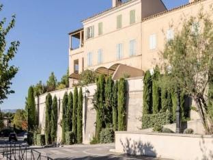Villa in Provence with Private Pool  Jacuzzi Apartment in Mallemort