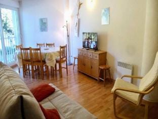 Apartment in Village Center near Ski Bus Stop Apartment in Occitanie