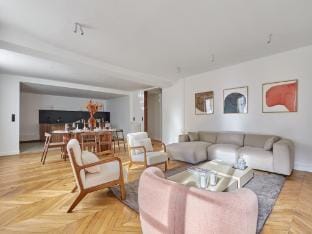 Sumptuous apartment Louvre Museum-Palais Royal Apartment in Paris