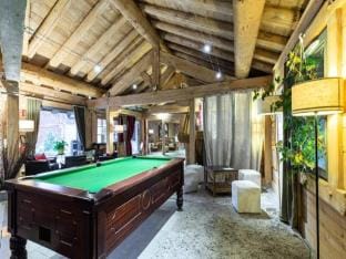 Chalet in Carroz with Spa  Ski Access Apartment in Arâches-la-Frasse