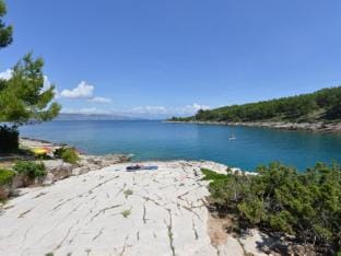 Bay House Rosohotnica - Studio Apartment in Vrboska