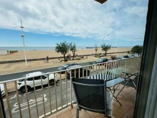 Beachfront Apartment with Balcony Apartment in Occitanie