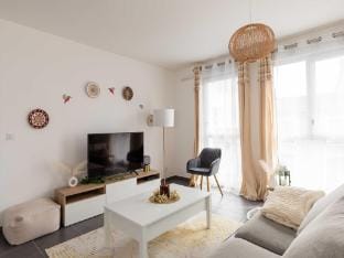 Charming Apartment  2BR4P - Near to Lyon Apartment in Caluire-et-Cuire