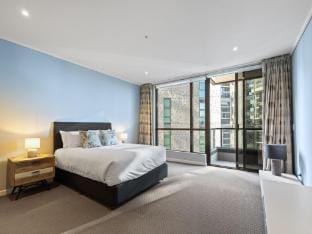 Bed Inner-City Pad with Gym Apartment in Southbank
