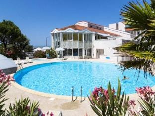 Rooms 4 People Apartment in Fouras