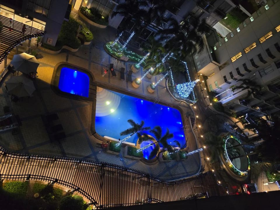 Newport Staycation Apartment in Pasay
