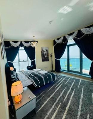Weekend Holiday Home with sea view  Apartment in Ajman