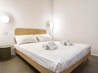 Design Apartment with Private Street Entrance Apartment in Milan