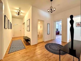 Großzügig, super zentral, mit Parkplatz! Apartment in Regensburg