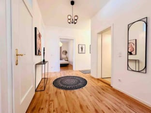 Großzügig, super zentral, mit Parkplatz! Apartment in Regensburg
