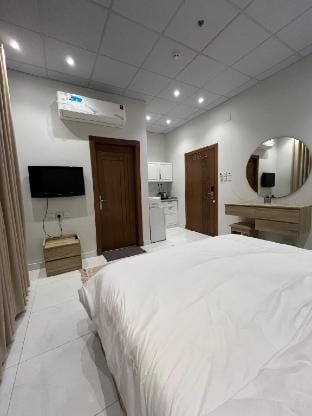 102 Madinah Peace Comfy Studio- One bus to Masjid Nabawi Vacation rental in Medina
