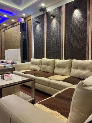 Luxury 1Bhk in kolkata_Xanadu apt & Pool near CC2 Vacation rental in Kolkata