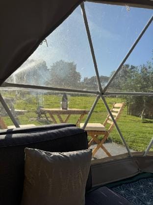 Snuggle Dome with outdoor bathtub Vacation rental in Martletwy