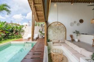 Louisa - 2BR Private Pool Villa in Kerobokan Vacation rental in North Kuta