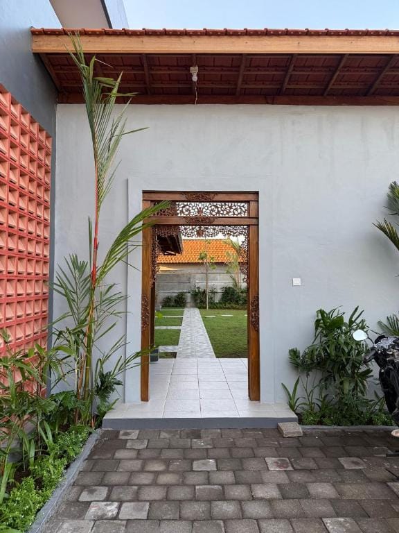 Cozy Room at SKYLA Guest House Hotel in Kuta Selatan