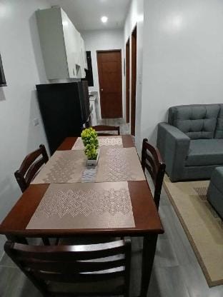 Gibbz Apartelle (Unit 104) Vacation rental in Bacoor