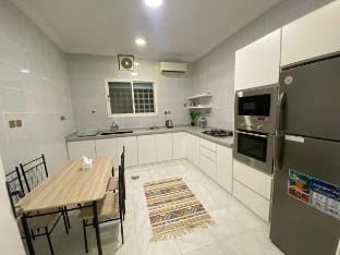 Spacious 4BedRoom Family Apartment in City Center! Vacation rental in Jeddah