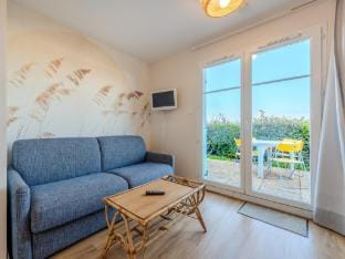 Cosy seaside house with private pool Vacation rental in Finistere