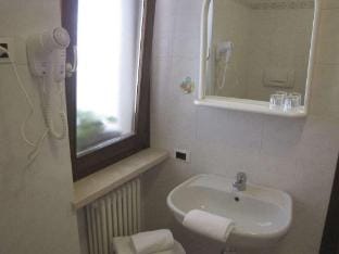 Holiday apartment with 2 bedrooms Vacation rental in Brenzone sul Garda