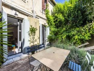 A Garden in the City - First Concierge Vacation rental in Montpellier