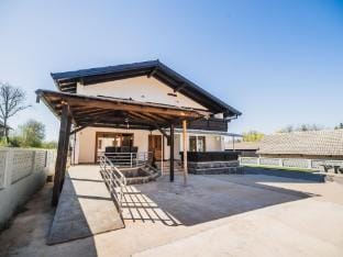 Cozy Luxe Holiday Home with Natural Thermal Bath - Seven Bedroom Holiday Home Vacation rental in Slovenia