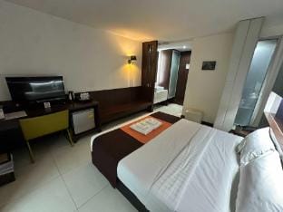 Deluxe City Stay  Near Airport Link  Transport Vacation rental in Bangkok