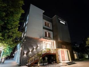 Townhouse Oak Arvindo Park Indira Nagar Vacation rental in Lucknow