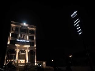 Apartment in Mohali with Rooftop Pool Vacation rental in Punjab, India