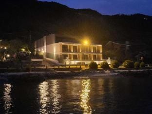 bedroom holiday home Vacation rental in Torri del Benaco