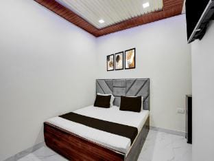Hotel O Ugat Canal Surat Royal Orbit Vacation rental in Gujarat