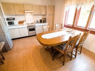 Bloomfield Retreat Country House with Sauna - Three Bedroom Country House Vacation rental in Slovenia