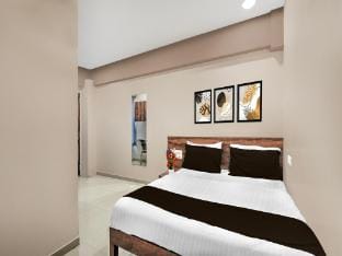 Collection O Palampur Surat Vacation rental in Gujarat