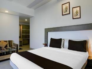 Super Collection O Limda Chowk Vacation rental in Gujarat