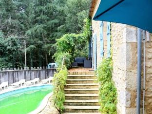 Blanquefort Woodland Hill Retreat Vacation rental in Nouvelle-Aquitaine