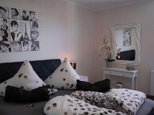 bedroom holiday apartment Vacation rental in Eisenach