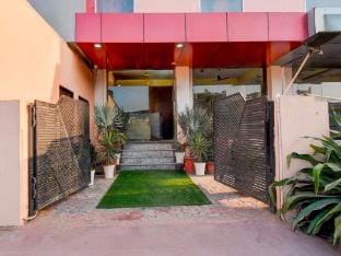 Hotel O Sunder Nagar Golvyas Vacation rental in Jaipur