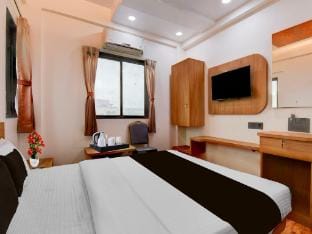 Townhouse Balewadi Stadium Pune Hotel Sarovar Vacation rental in Pune