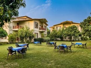 Suite in Curacao with Infinity Pool  Garden Vacation rental in Uttarakhand