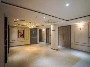 Apartment in Mohali with Rooftop Pool Vacation rental in Punjab, India