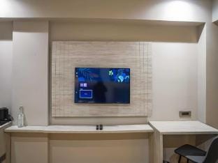 Apartment in Mohali with Rooftop Pool Vacation rental in Punjab, India