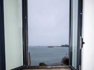 hjem petite A Port Blanc Facing the sea Vacation rental in Penvénan