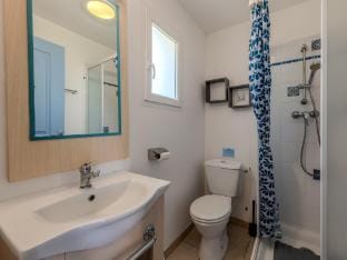 Peaceful coastal stay with access to pool Vacation rental in Finistere
