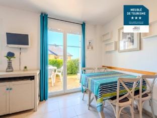 Peaceful coastal stay with access to pool Vacation rental in Finistere