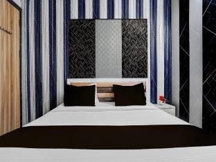 Hotel O Sector 121 Gaur City Mall Noida Vacation rental in Noida
