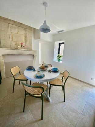 L'Eperonnette villa with pool, among the vineyard Vacation rental in Nouvelle-Aquitaine