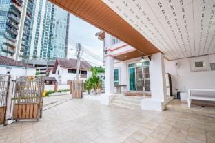 Seaview Pool villa, Pattaya Vacation rental in Pattaya City