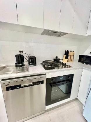 Modern 1BR Haven in Marrickville | Walk to Station Vacation rental in Marrickville