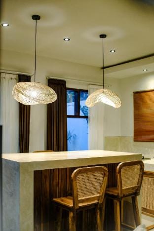 3 Bed Villa in Kuta w/ Day Bed Pool Fast Wi-Fi Vacation rental in Pujut